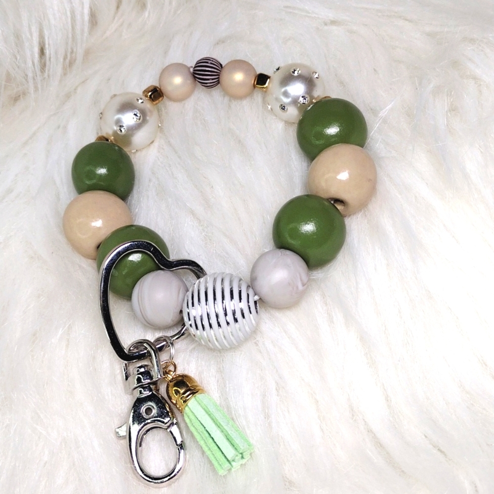 Handmade Wristlet Keychain (1)